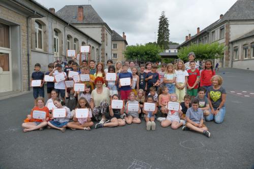 eksamen til elevene ved Objat-skolen, etter 9 måneder med Tatou Kompry-metoden